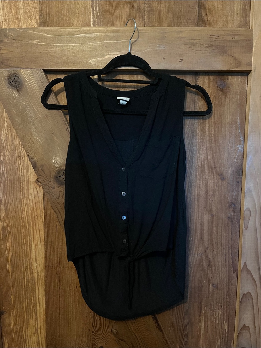 Black Sleeveless Button-Front Women's Top